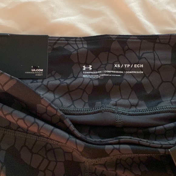 *3 for $20* NWT Under Armour ISO- CHILL leggings - Picture 5 of 6